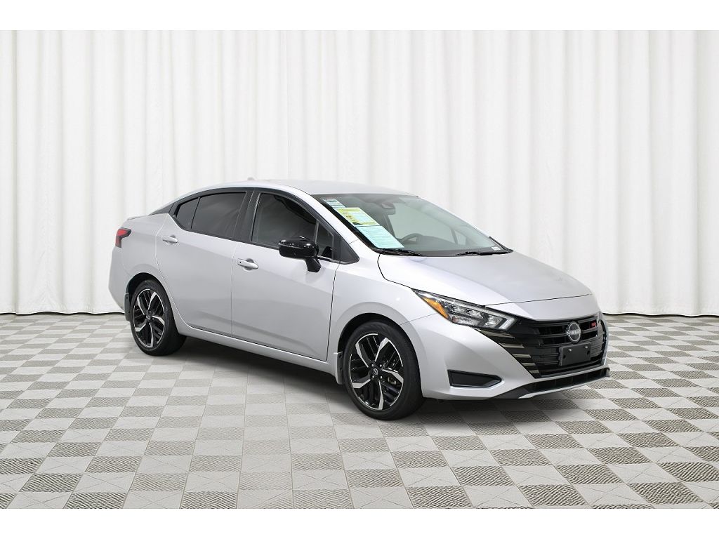 2024 Nissan Versa SR