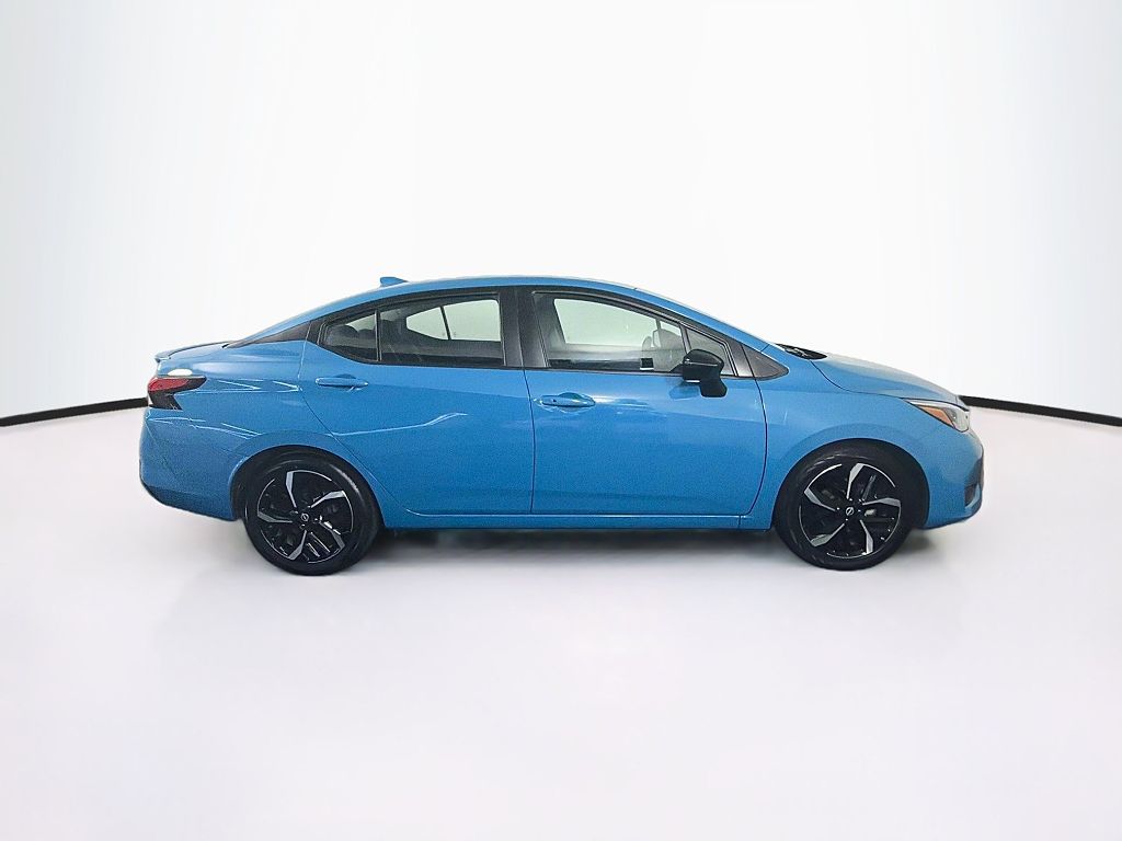 2025 Nissan Versa SR