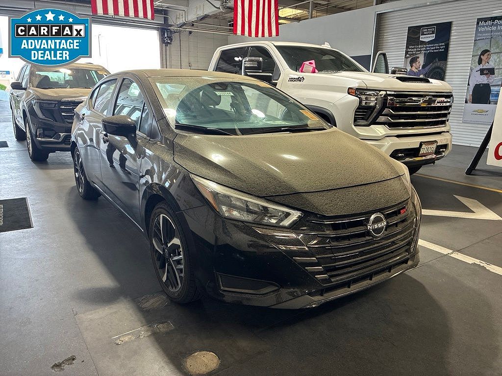 2025 Nissan Versa SR