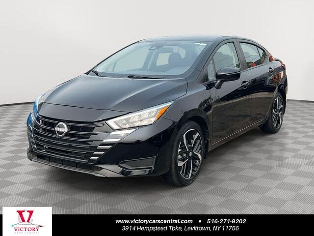 2025 Nissan Versa SR