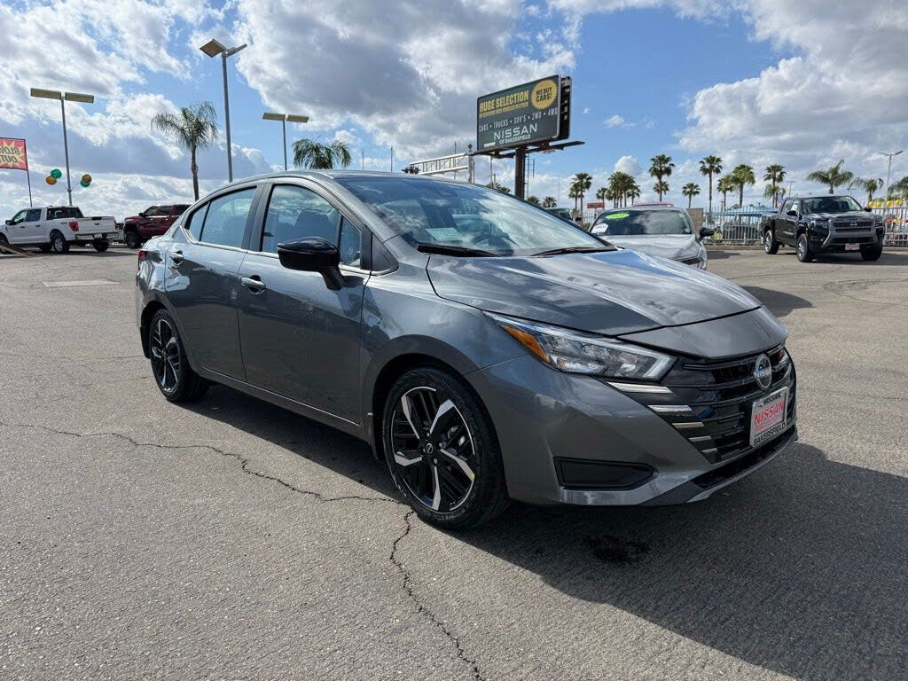 2025 Nissan Versa SR