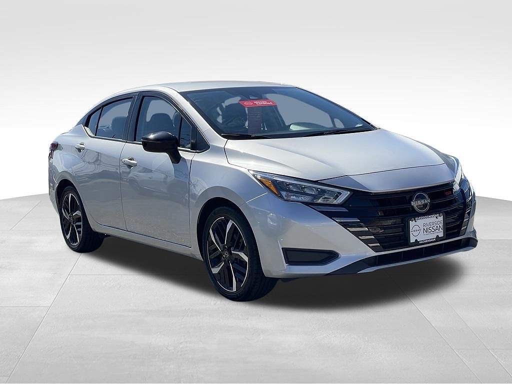 2024 Nissan Versa SR