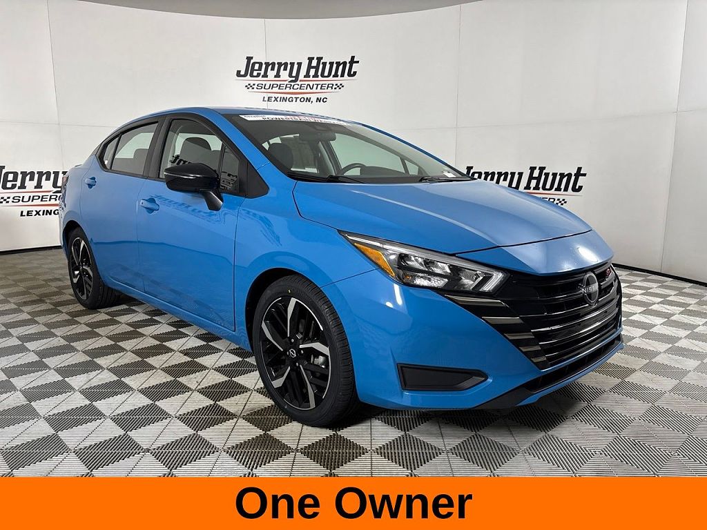 2025 Nissan Versa SR