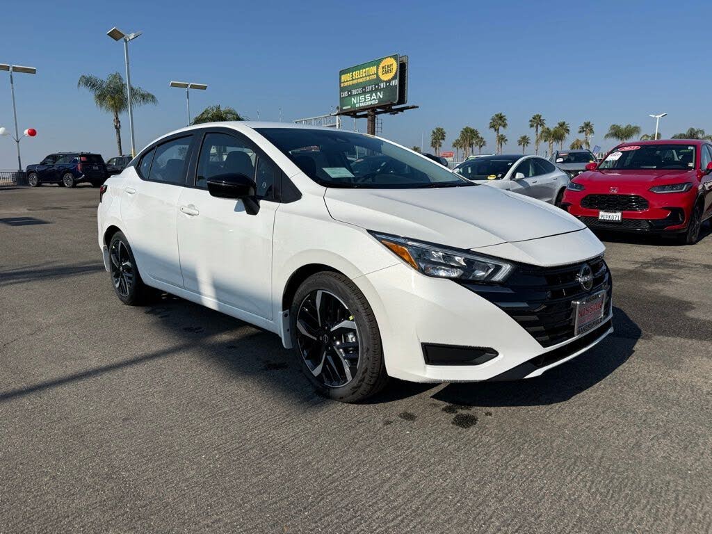 2025 Nissan Versa SR