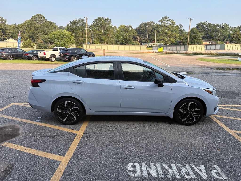 2025 Nissan Versa SR
