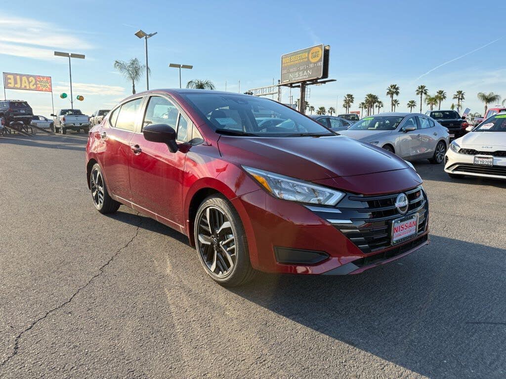 2025 Nissan Versa SR