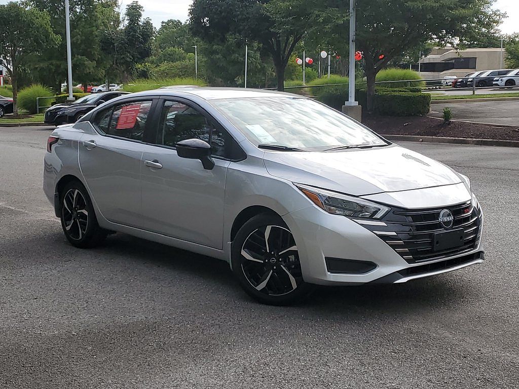2025 Nissan Versa SR
