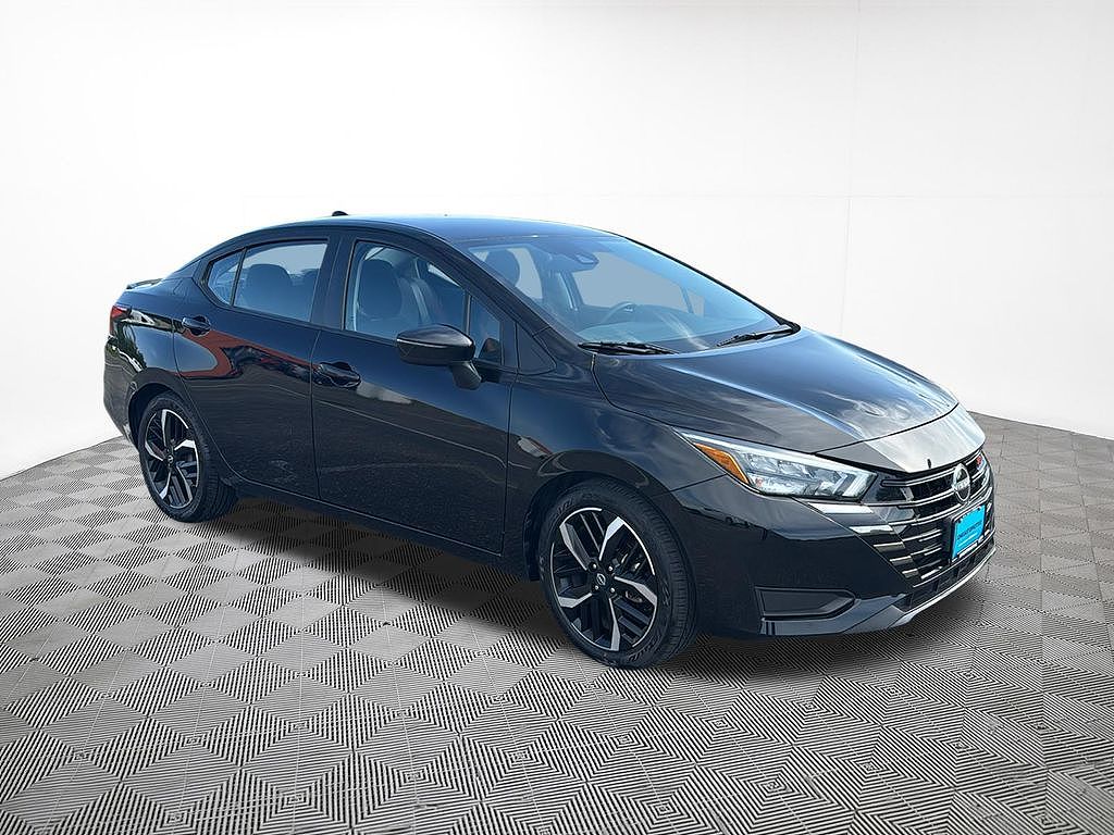 2024 Nissan Versa SR
