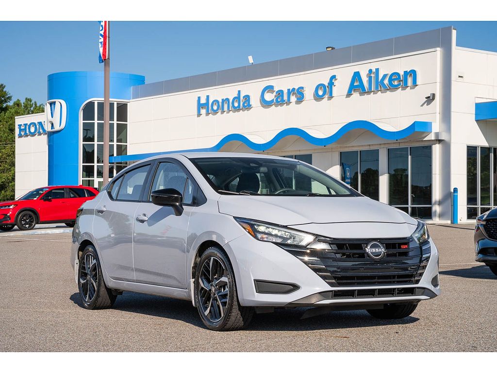2024 Nissan Versa SR