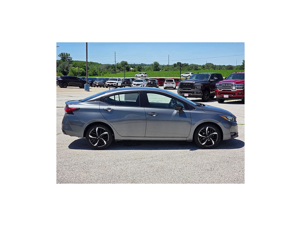 2024 Nissan Versa SR