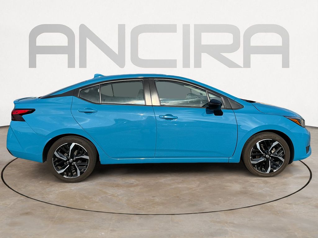 2025 Nissan Versa SR