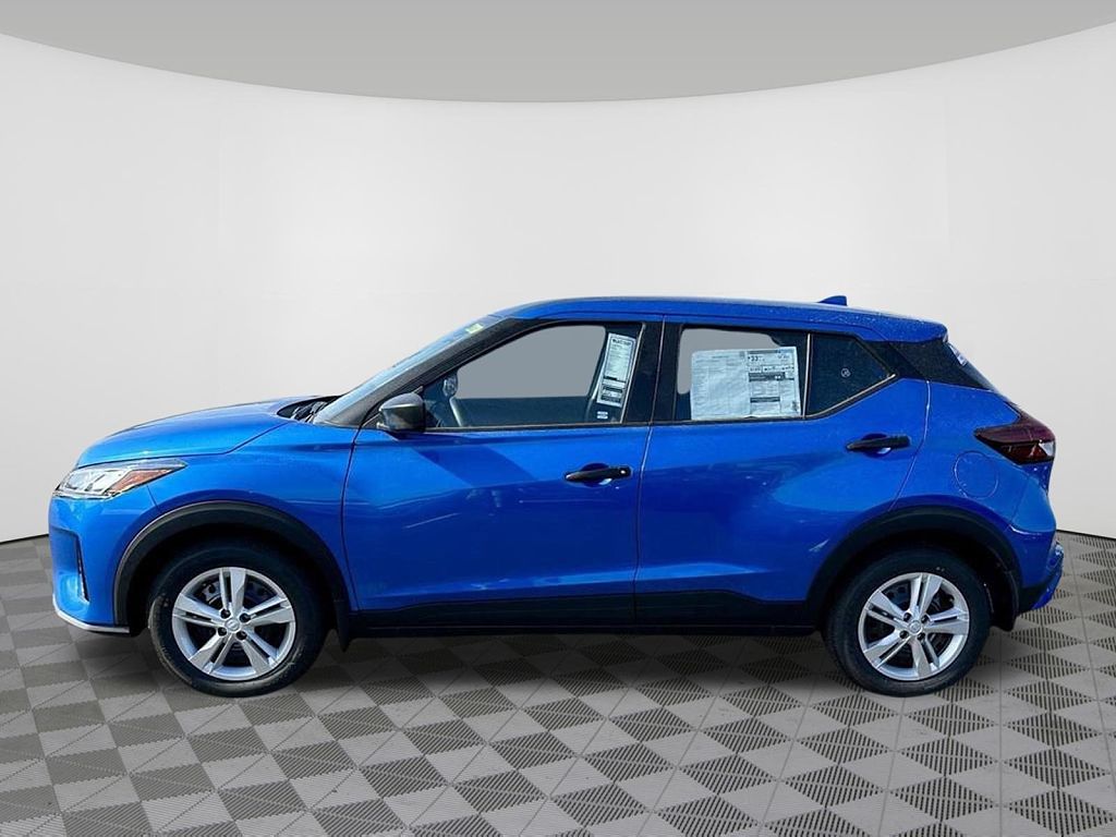 2025 Nissan Kicks Play S FWD
