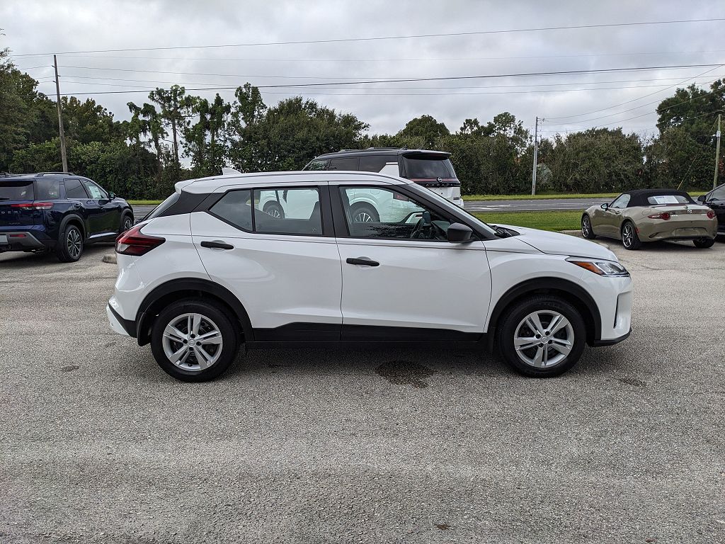 2025 Nissan Kicks Play S