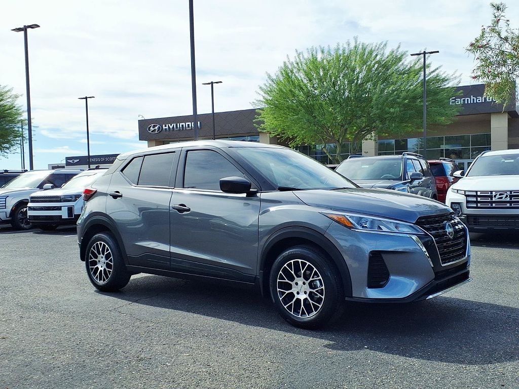 2025 Nissan Kicks Play S