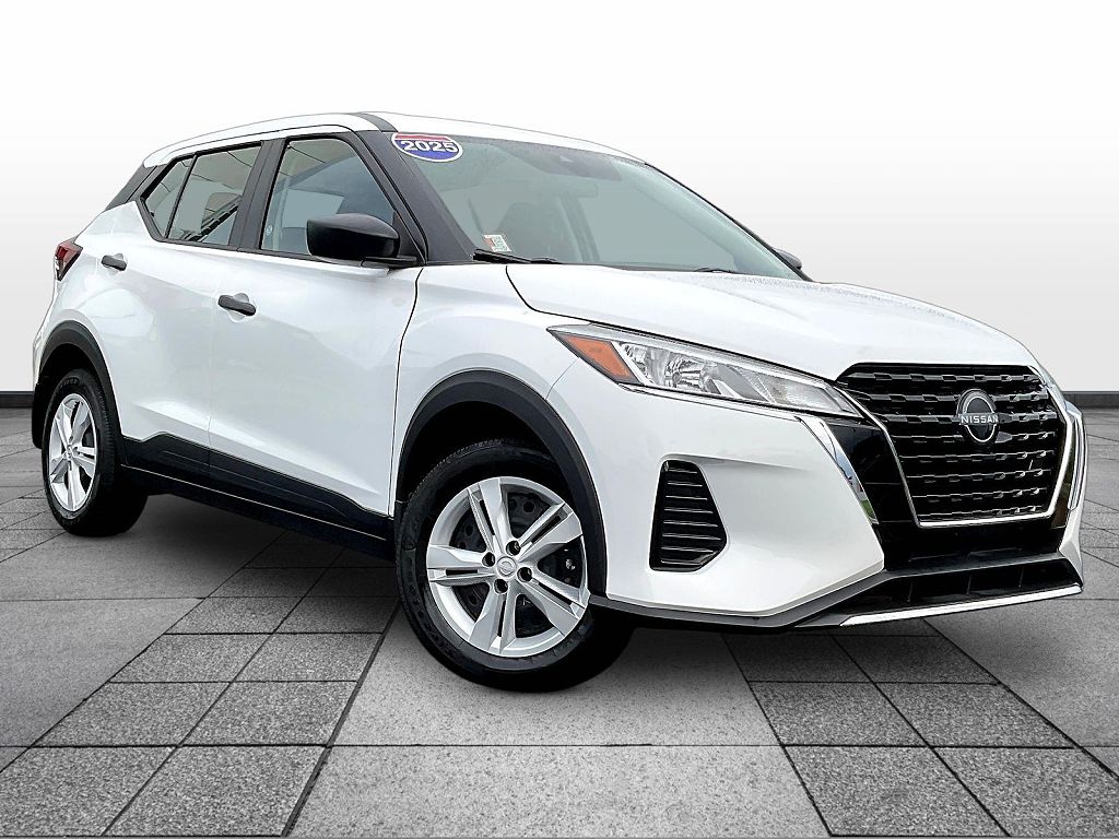 2025 Nissan Kicks S