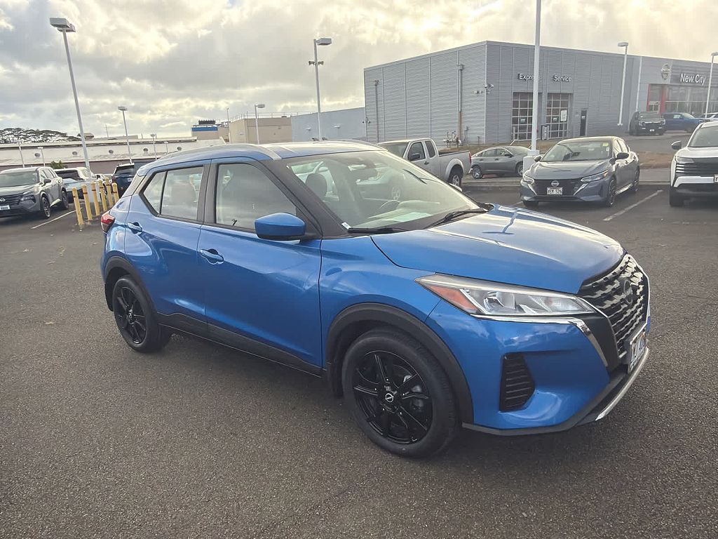 2022 Nissan Kicks SV
