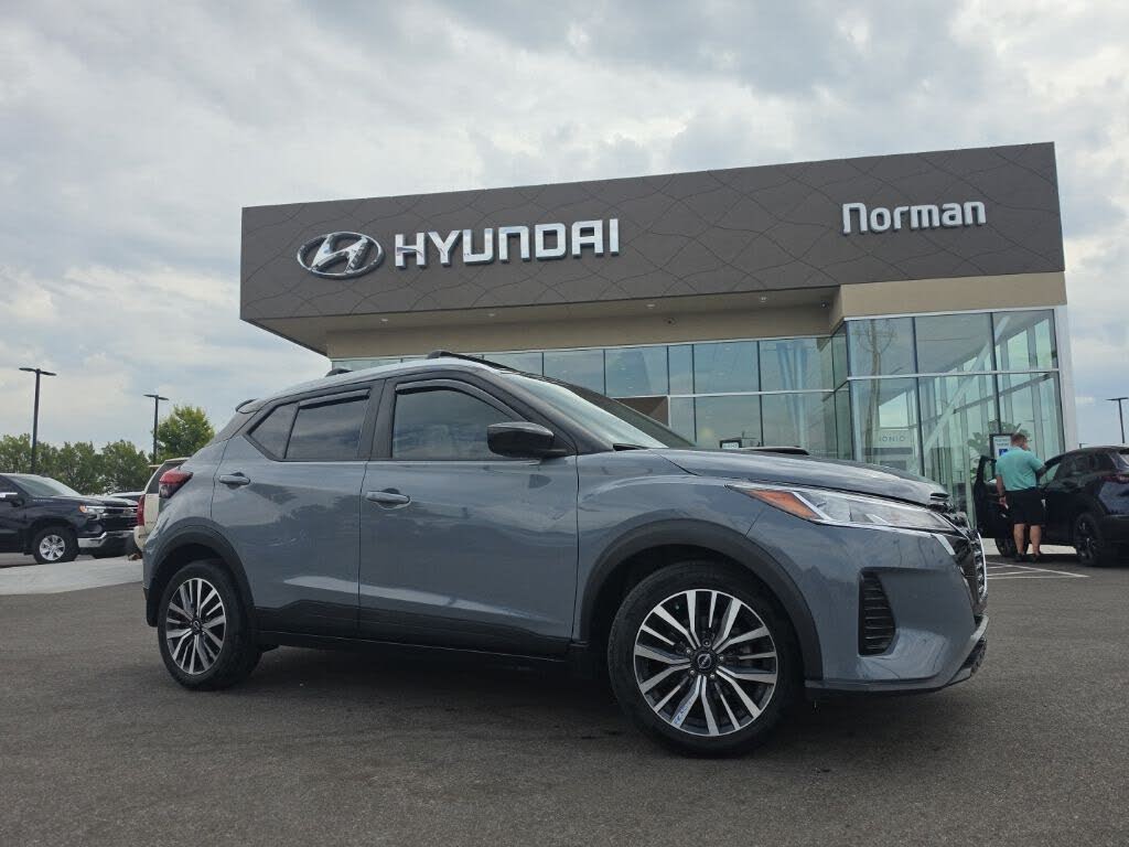 2022 Nissan Kicks SV