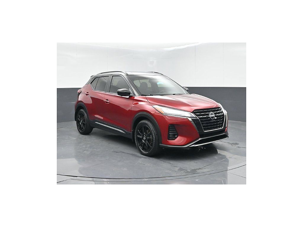 2023 Nissan Kicks SR