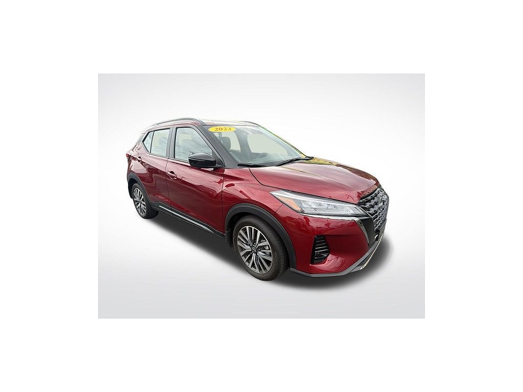 2023 Nissan Kicks SR