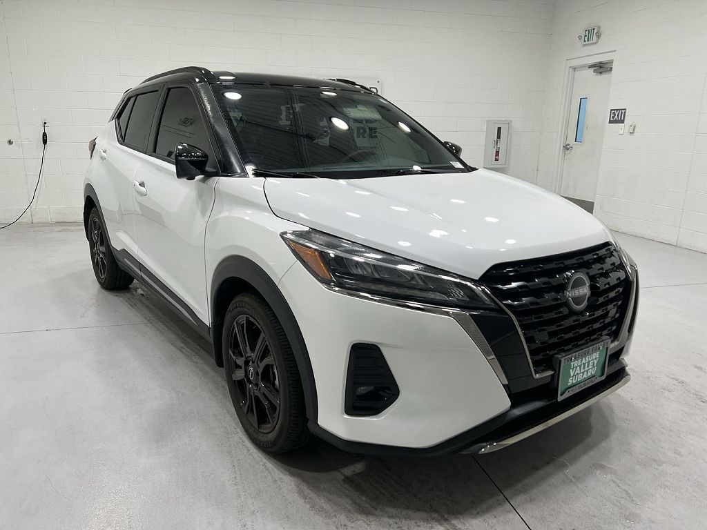 2024 Nissan Kicks SR