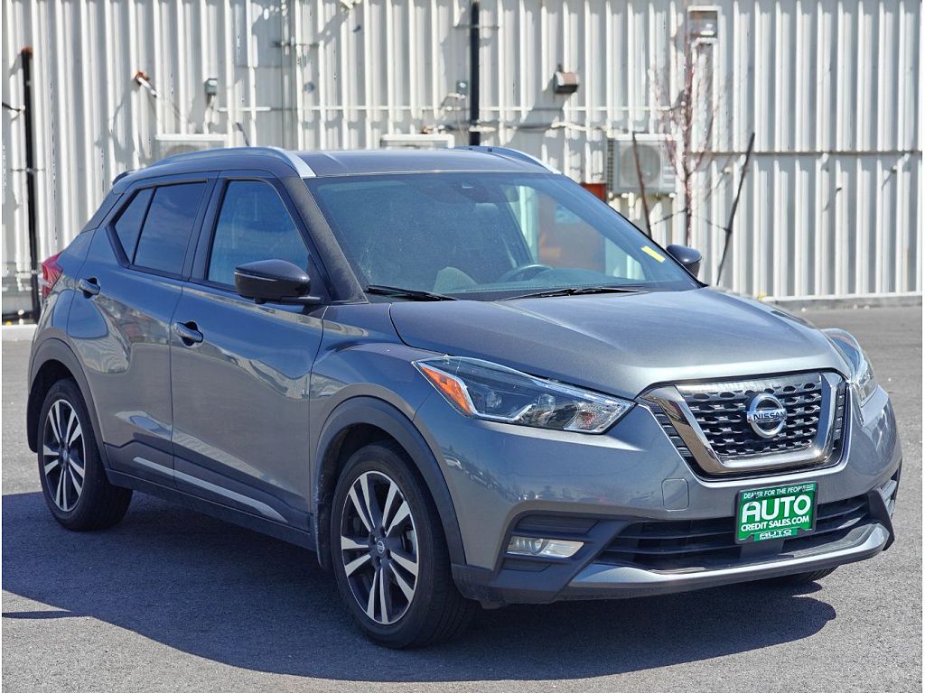 2020 Nissan Kicks SR