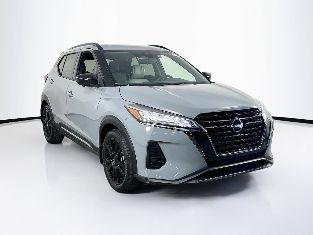 2023 Nissan Kicks SR