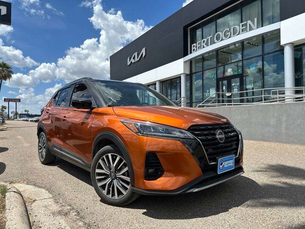 2023 Nissan Kicks SR