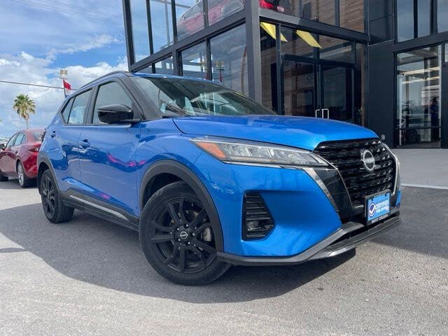 2023 Nissan Kicks SR