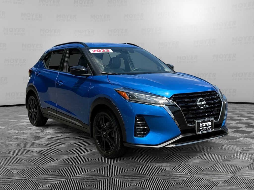 2023 Nissan Kicks SR
