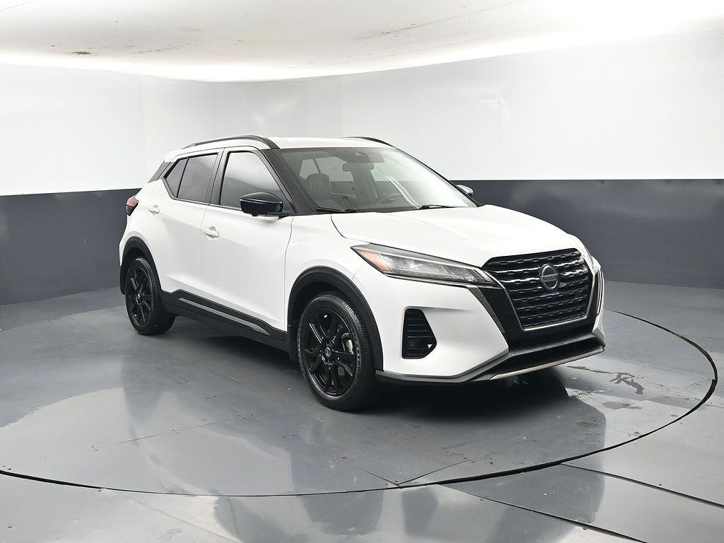 2021 Nissan Kicks SR
