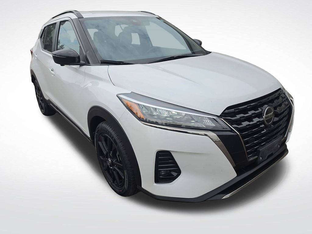 2021 Nissan Kicks SR