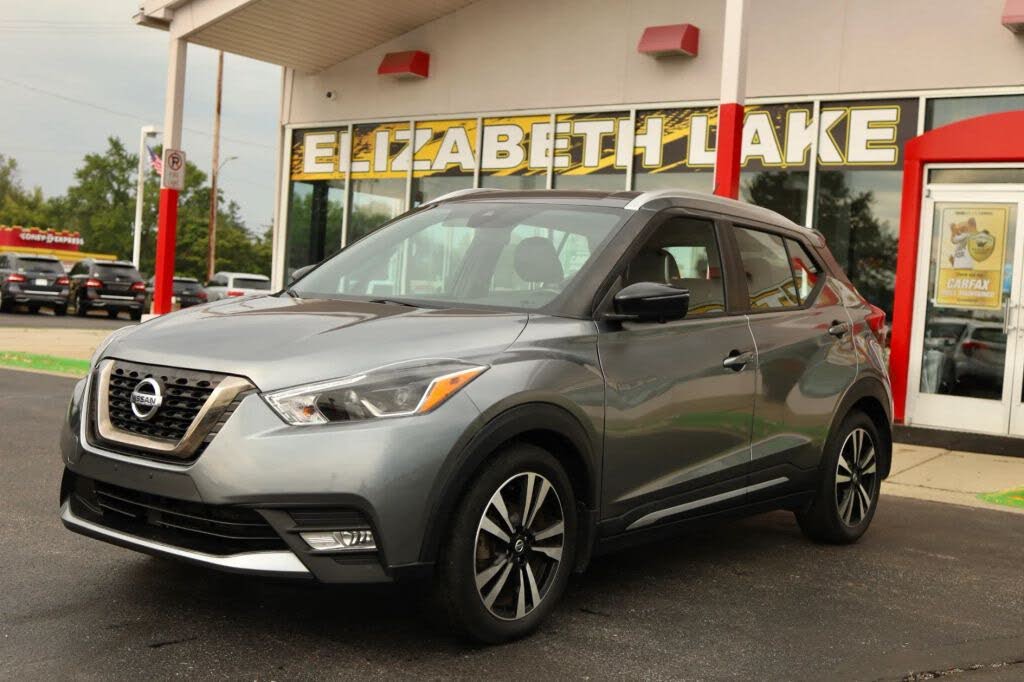 2020 Nissan Kicks SR
