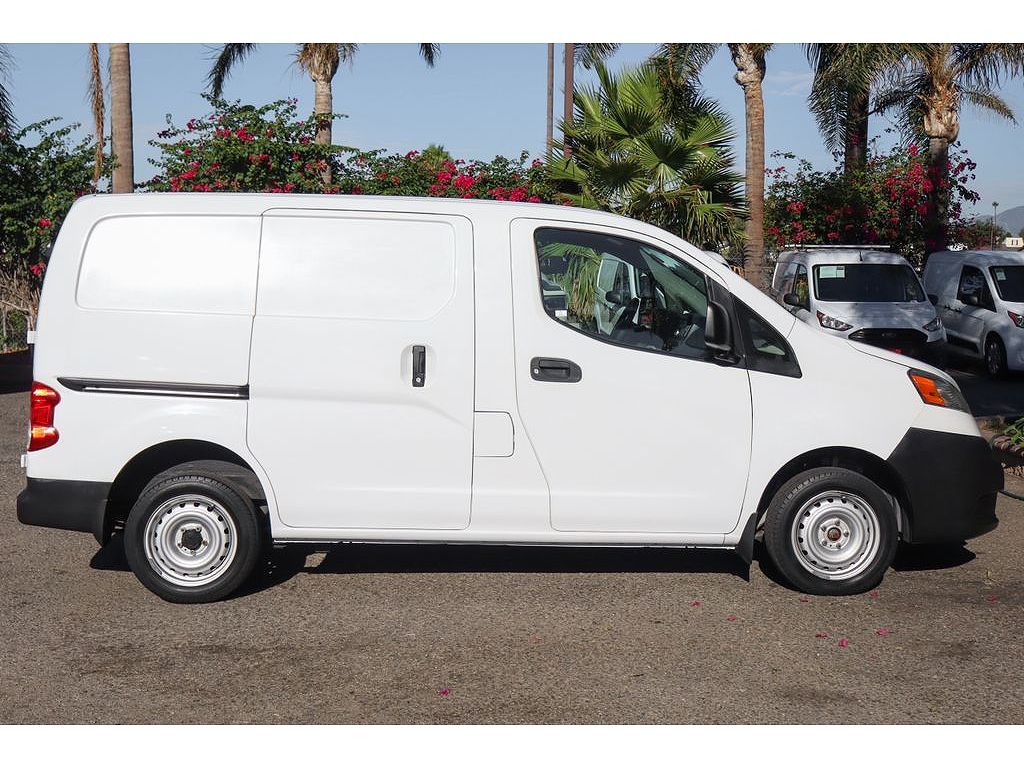 2017 Nissan NV200 SV
