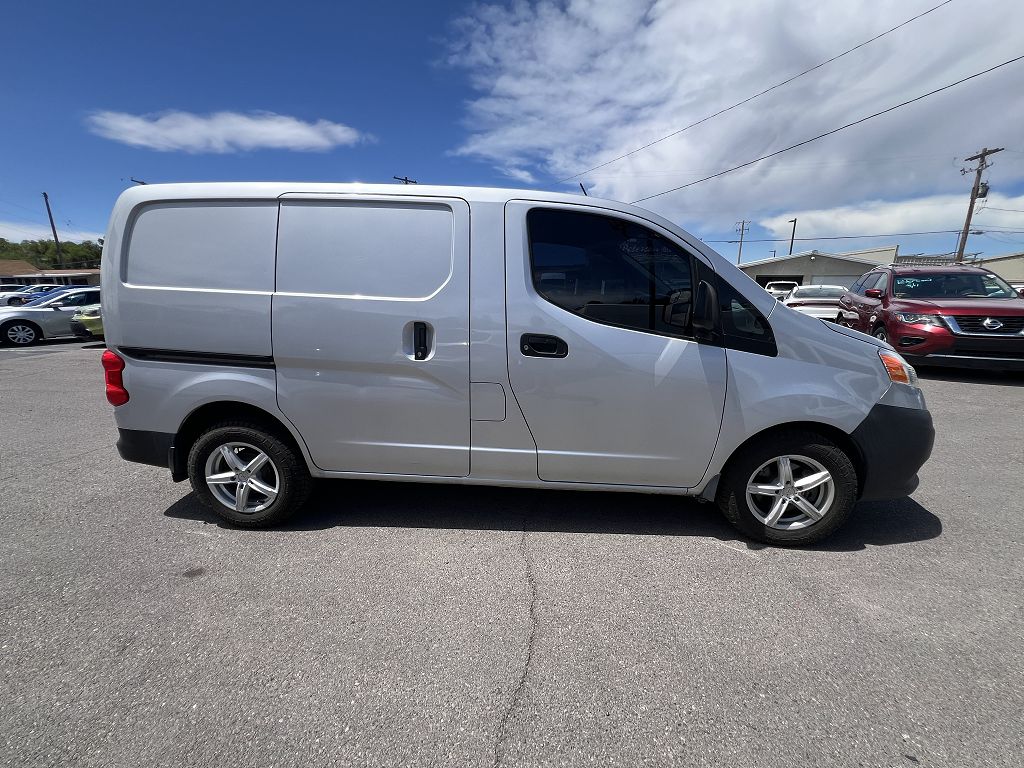 2017 Nissan NV200 SV