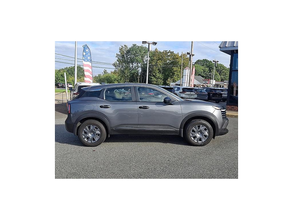 2025 Nissan Kicks S