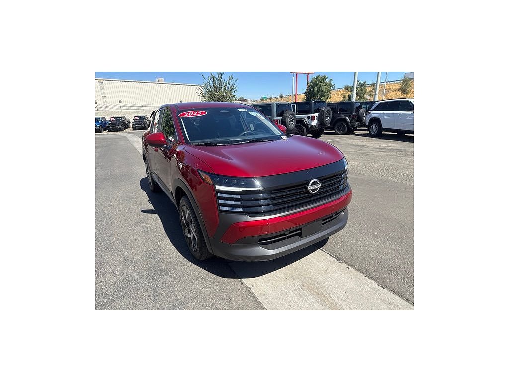 2025 Nissan Kicks SV