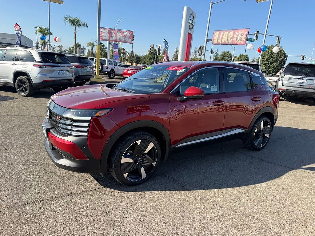 2025 Nissan Kicks SR