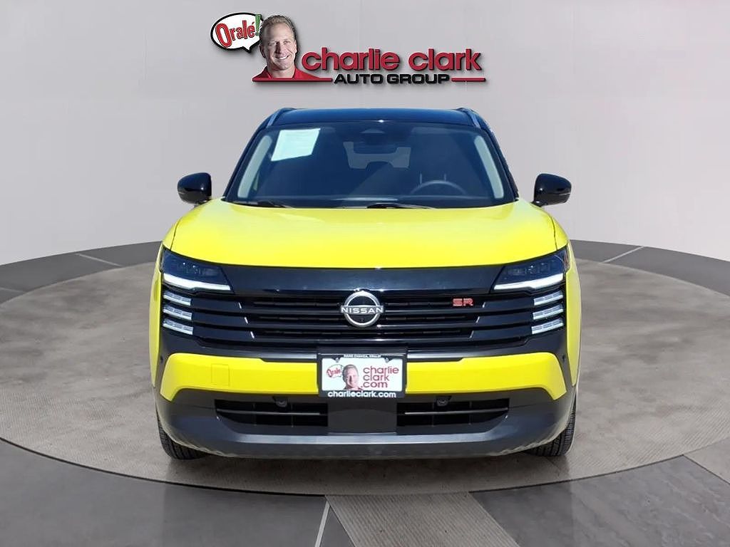 2025 Nissan Kicks SR