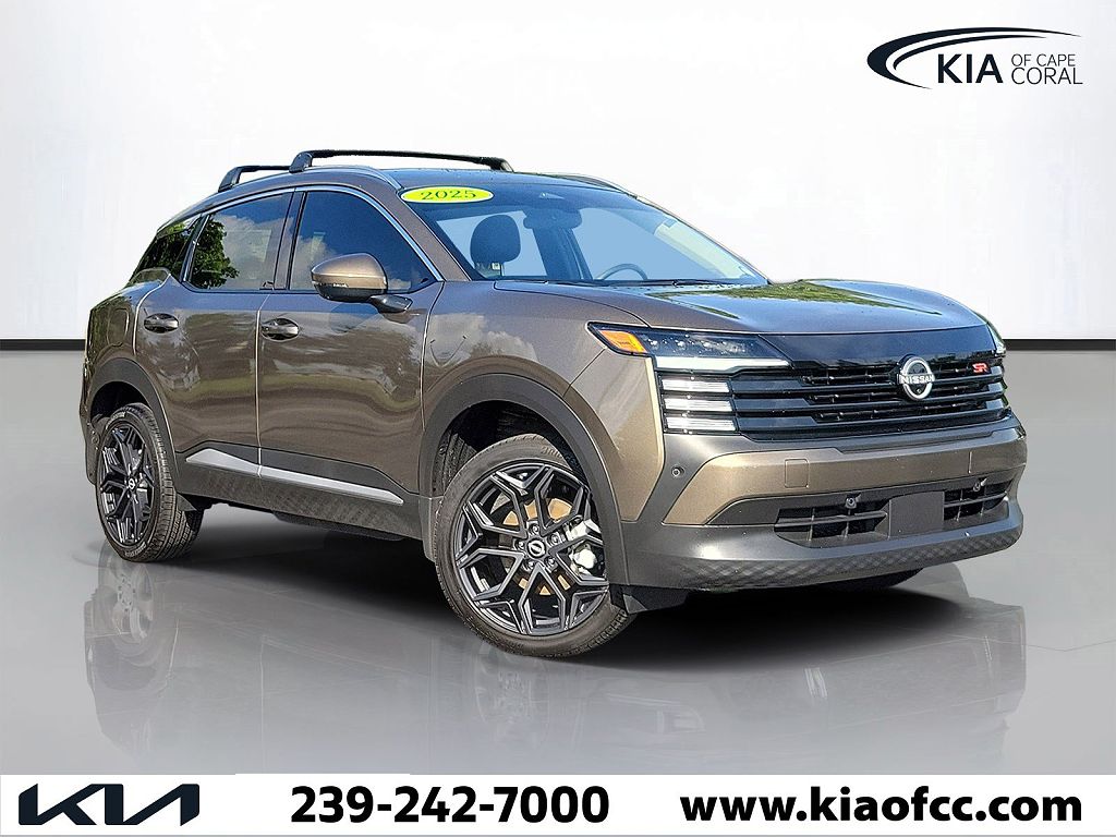 2025 Nissan Kicks SR FWD