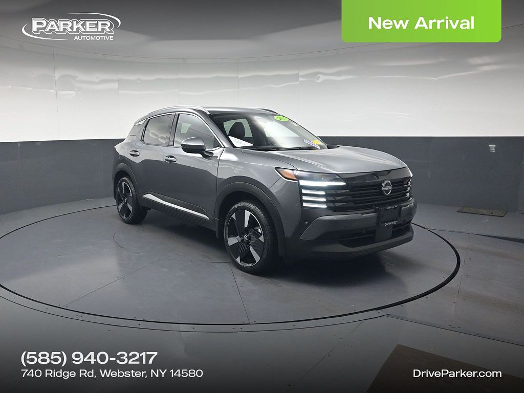 2025 Nissan Kicks SR