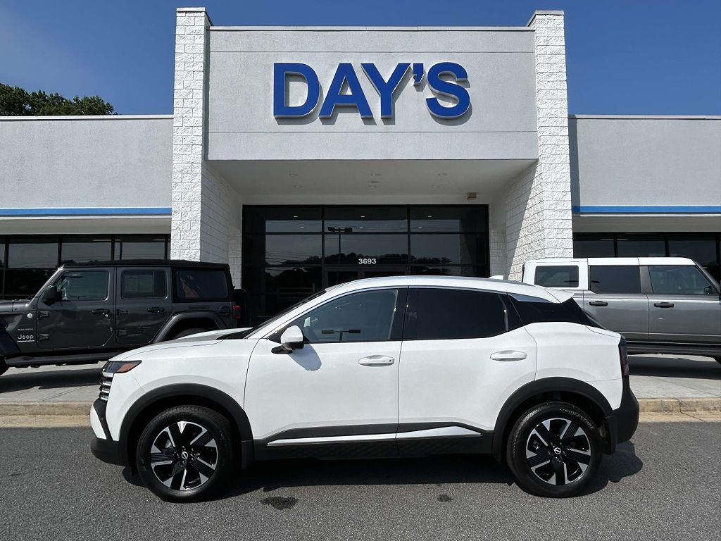 2025 Nissan Kicks SR AWD