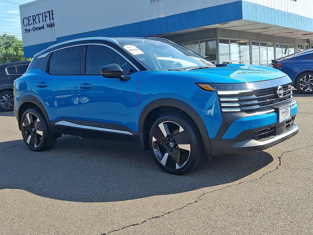 2025 Nissan Kicks SR