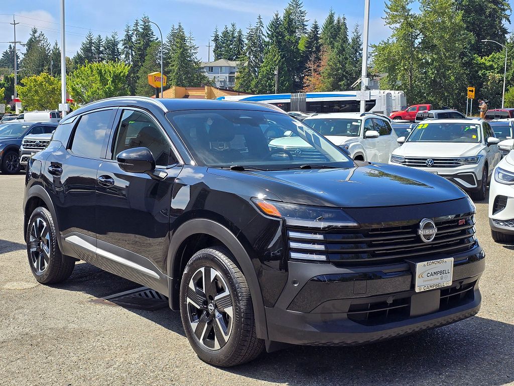2025 Nissan Kicks SR