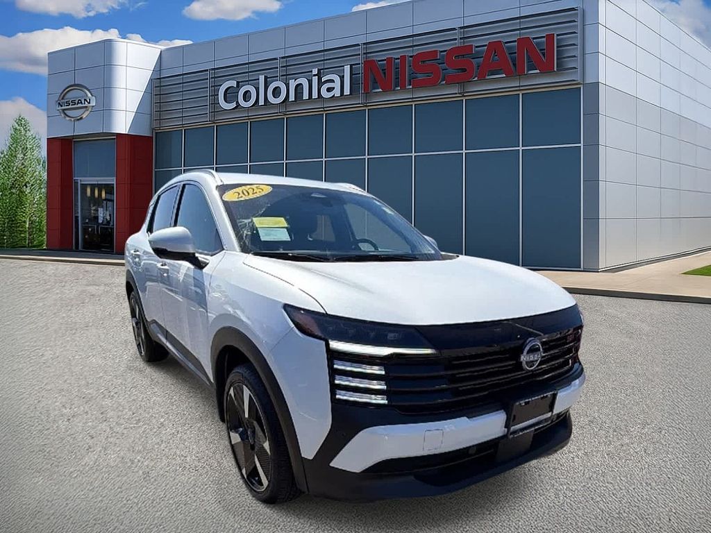 2025 Nissan Kicks SR