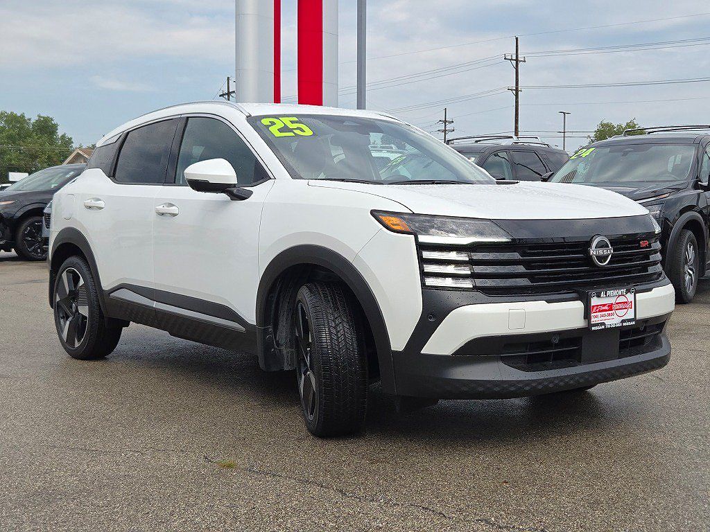 2025 Nissan Kicks SR
