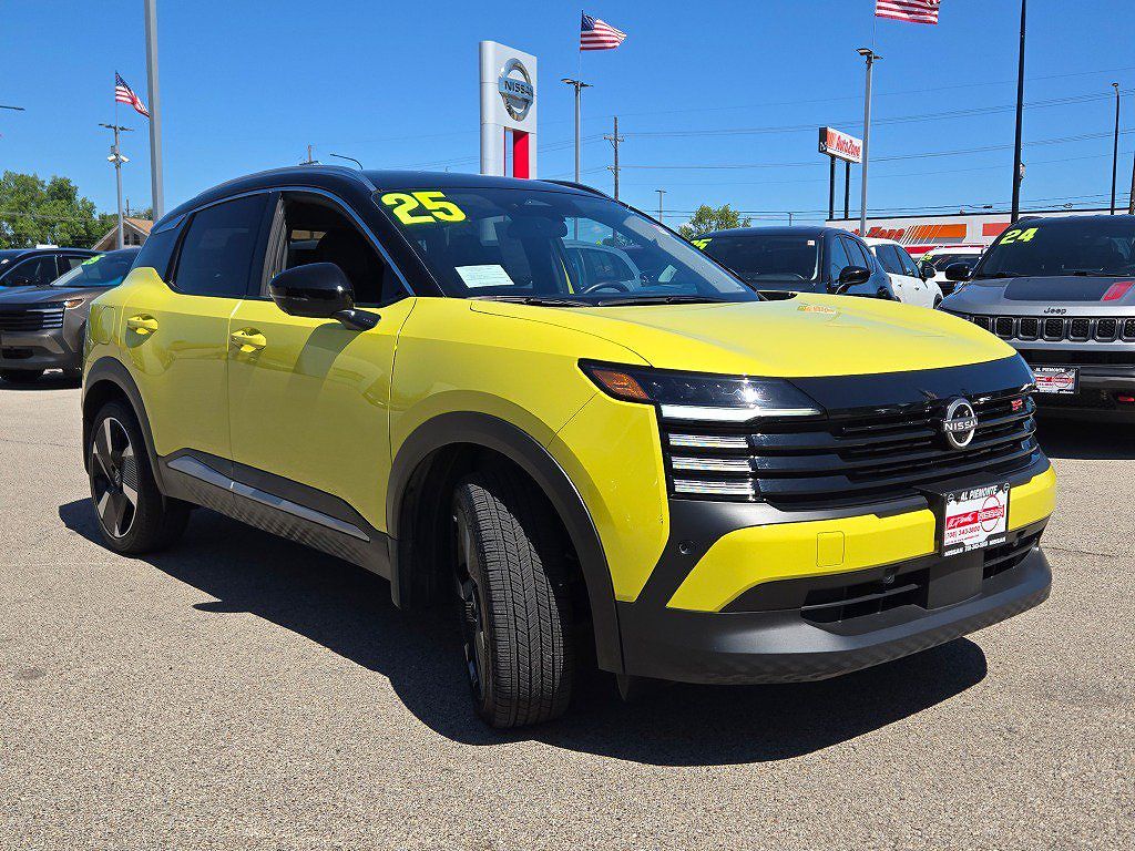 2025 Nissan Kicks SR