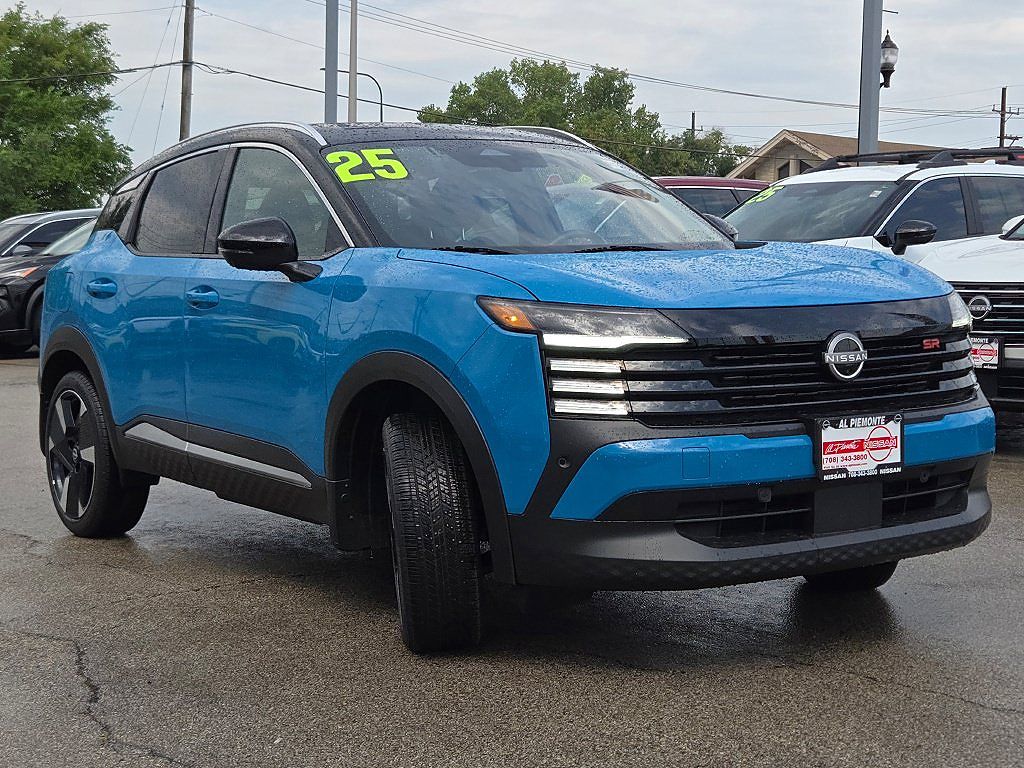 2025 Nissan Kicks SR