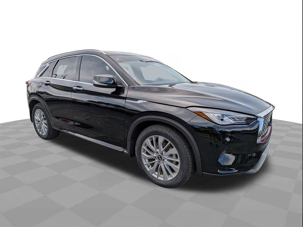 2023 INFINITI QX50 LUXE