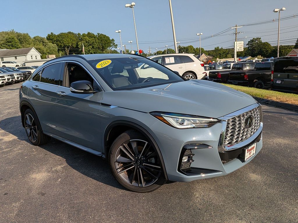 2023 INFINITI QX55 LUXE