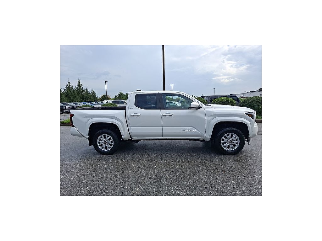 2024 Toyota Tacoma 4WD SR5